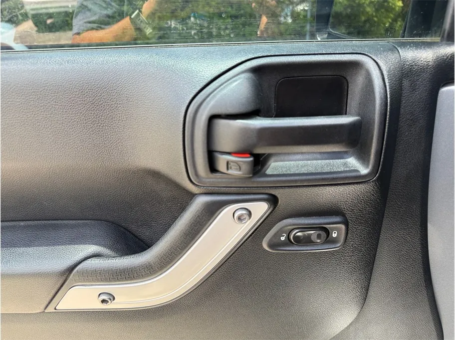 Jeep Wrangler photo 21
