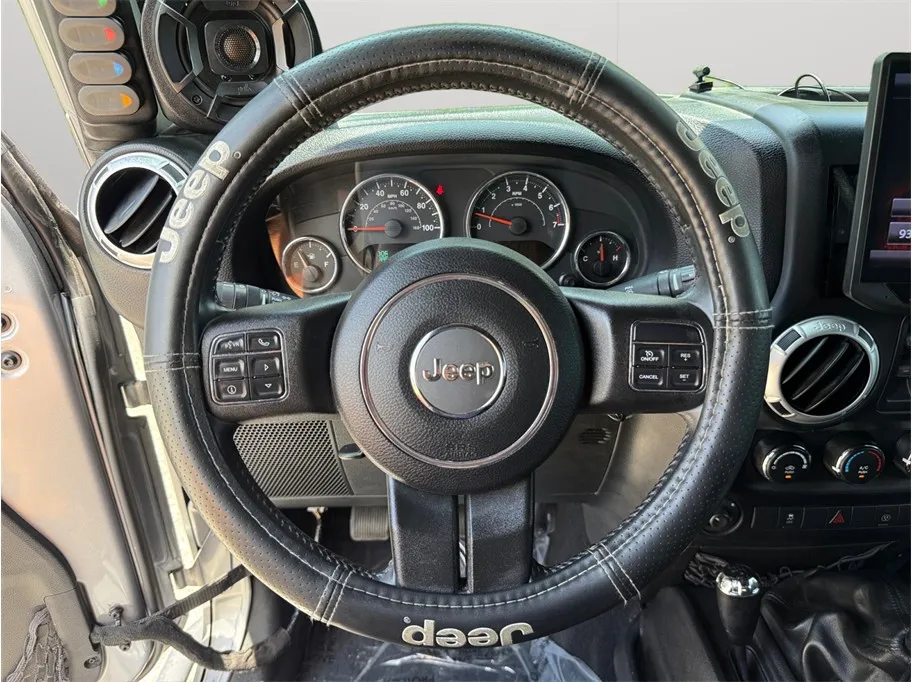 Jeep Wrangler photo 25
