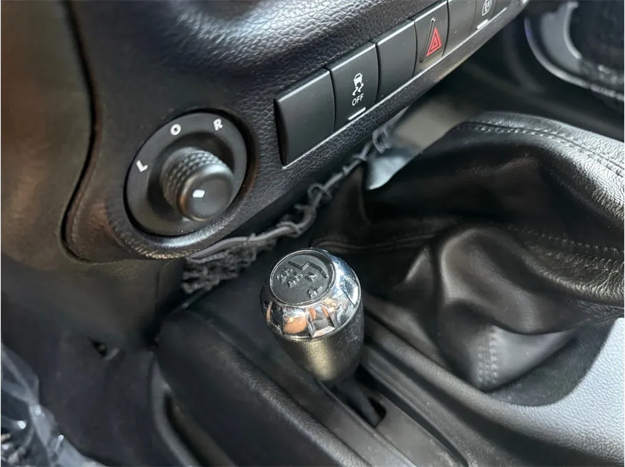 Jeep Wrangler photo 31