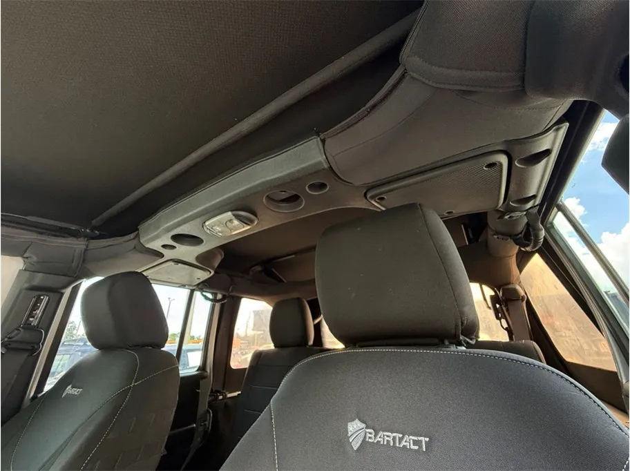 Jeep Wrangler photo 38