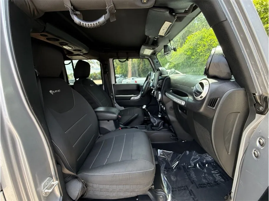 Jeep Wrangler photo 46