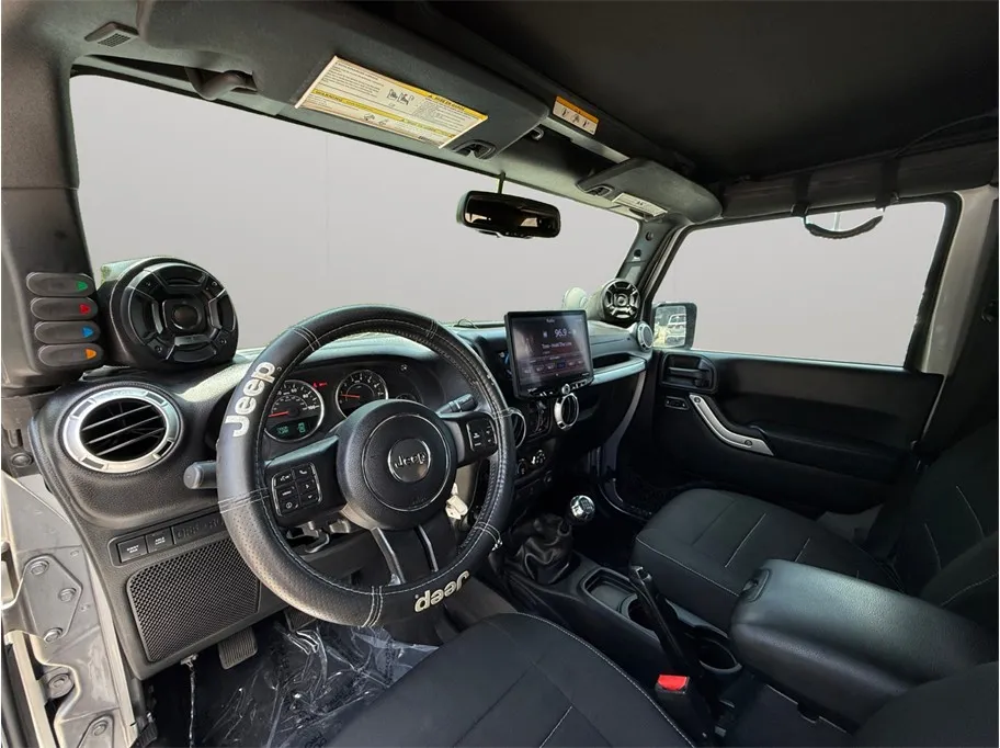 Jeep Wrangler photo 6