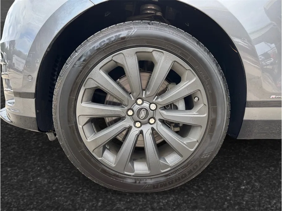 Land Rover Range Rover Velar photo 13