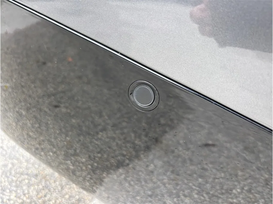 Land Rover Range Rover Velar photo 16