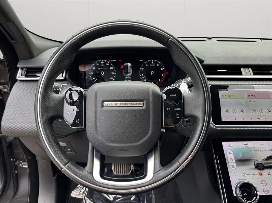 Land Rover Range Rover Velar photo 28