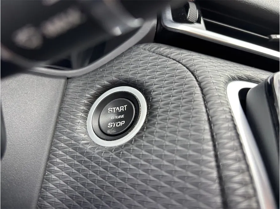Land Rover Range Rover Velar photo 31