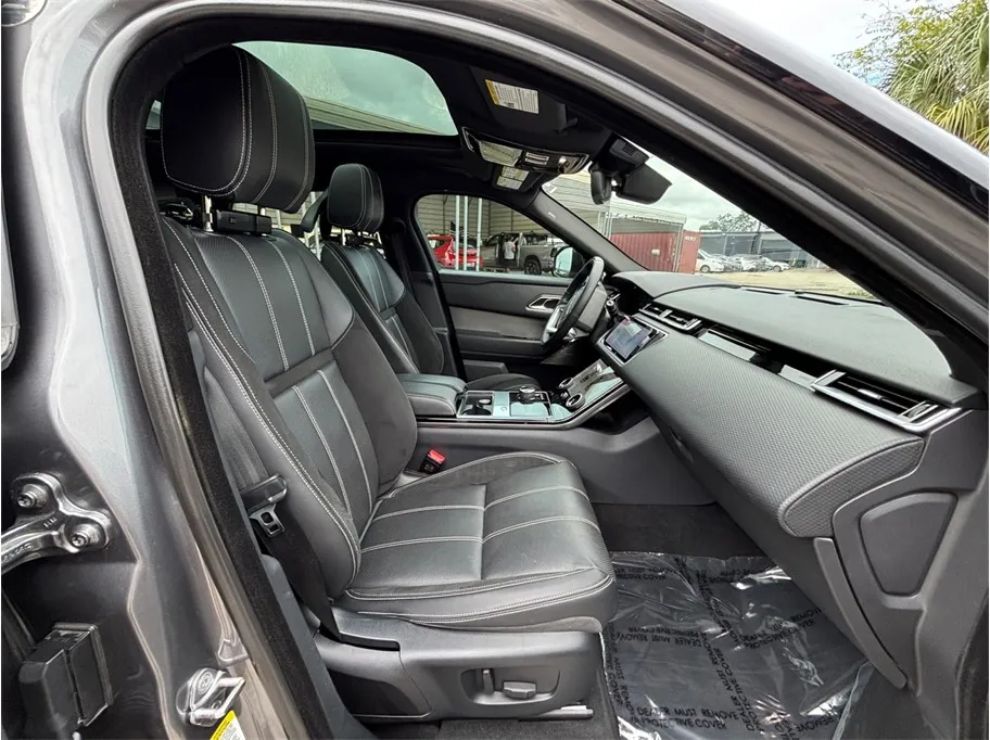 Land Rover Range Rover Velar photo 47