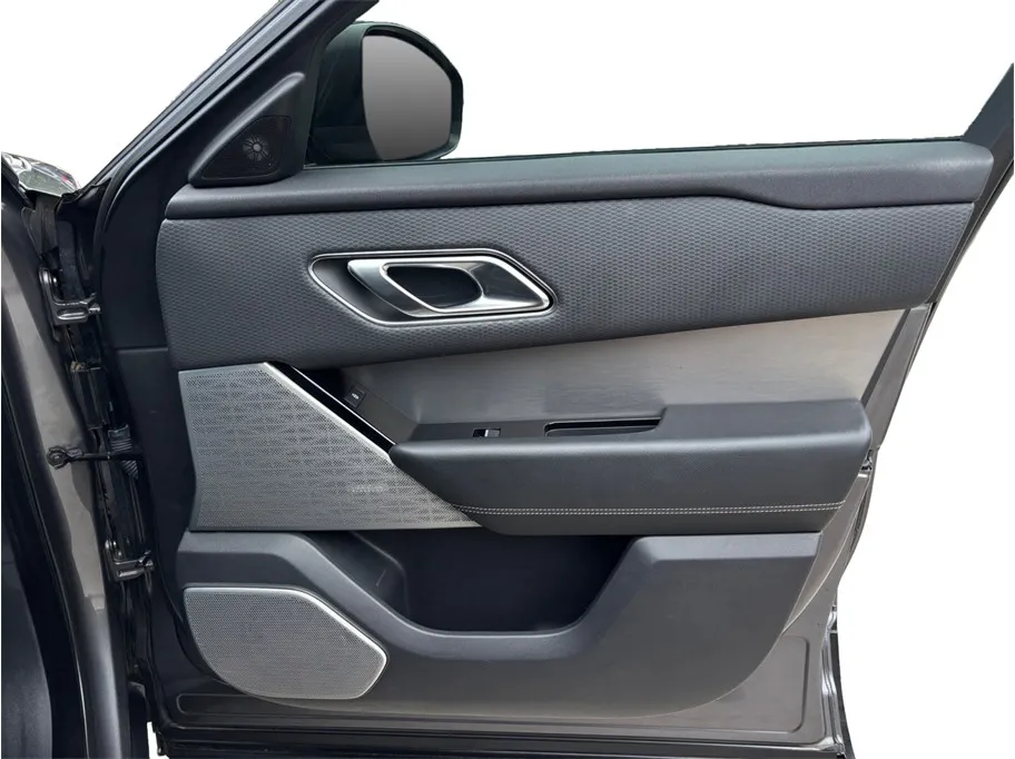 Land Rover Range Rover Velar photo 49