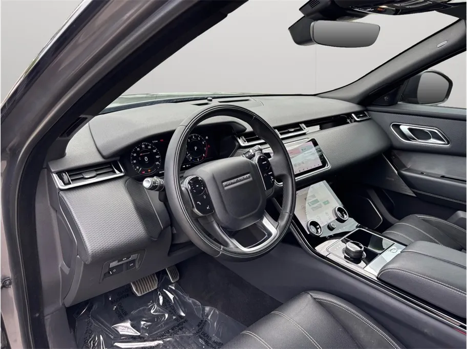 Land Rover Range Rover Velar photo 6