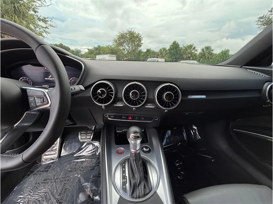 Audi TT photo 11