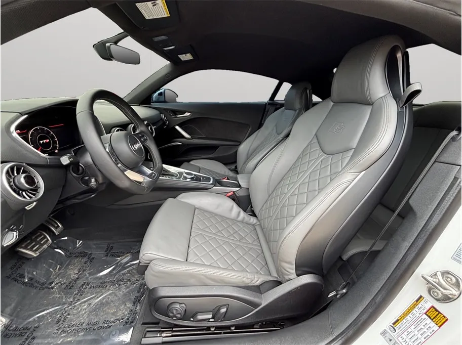 Audi TT photo 2
