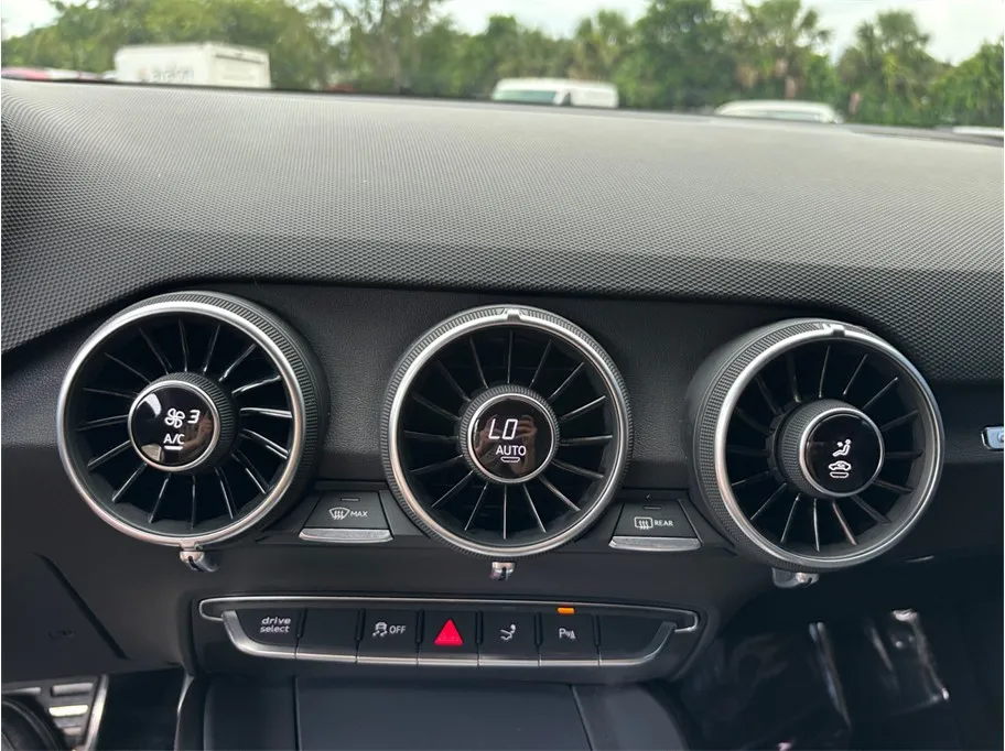 Audi TT photo 31