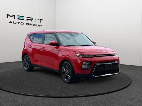 Red 2021 Kia Soul S Wagon 4D for sale in Jacksonville, FL