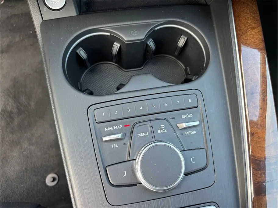 Audi A4 photo 29