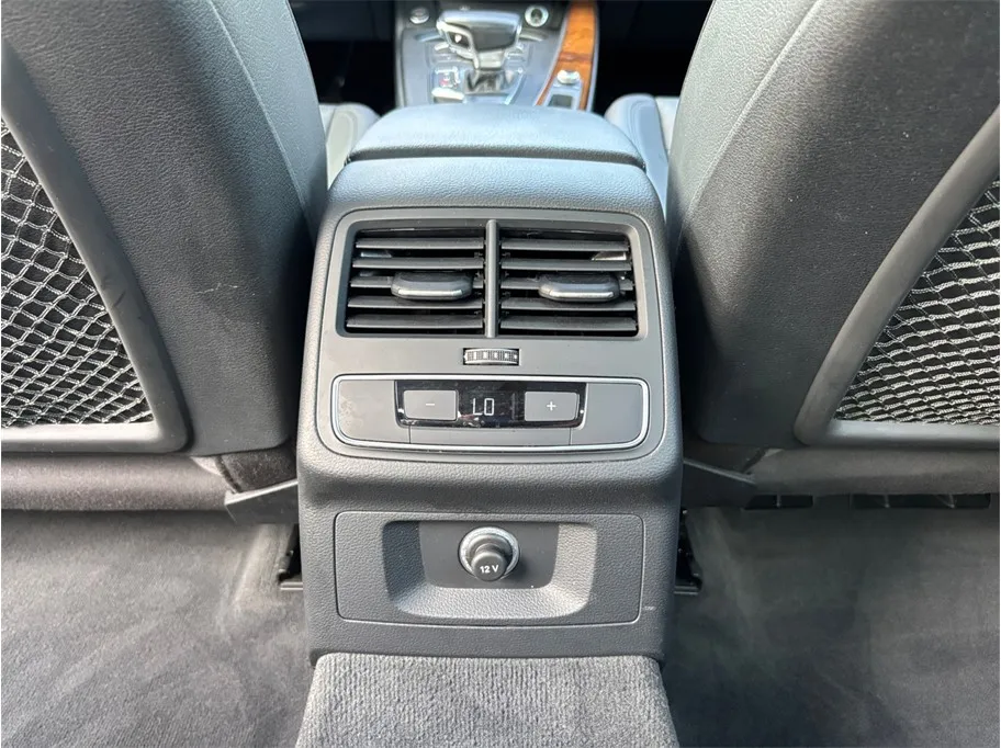 Audi A4 photo 34