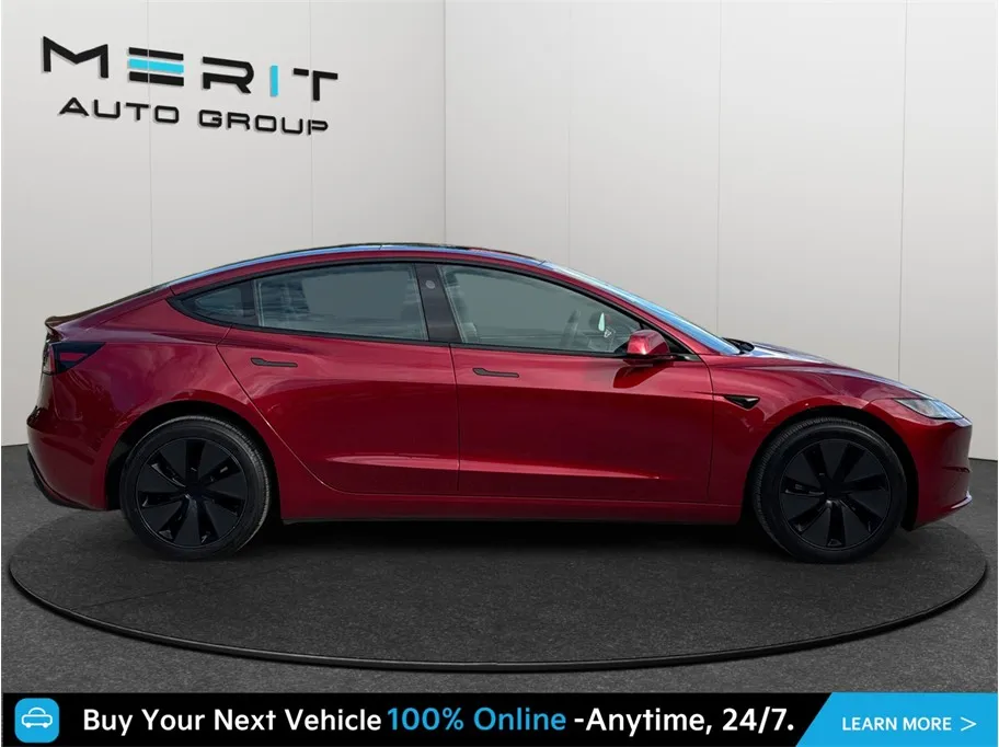 Tesla Model 3 photo 10