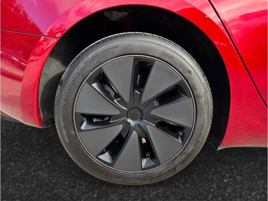 Tesla Model 3 photo 14