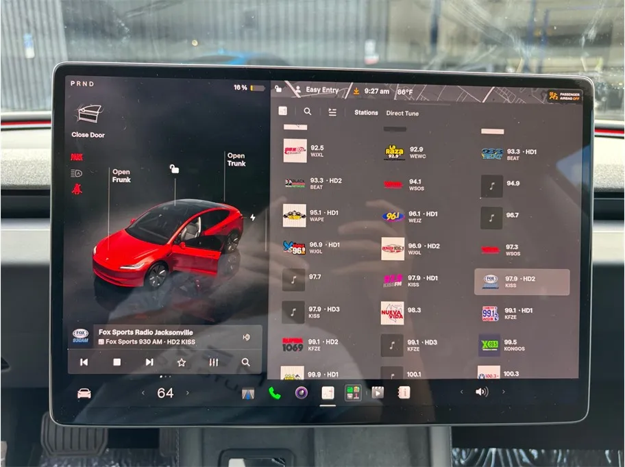 Tesla Model 3 photo 24