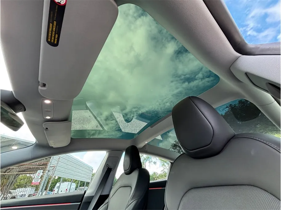 Tesla Model 3 photo 33