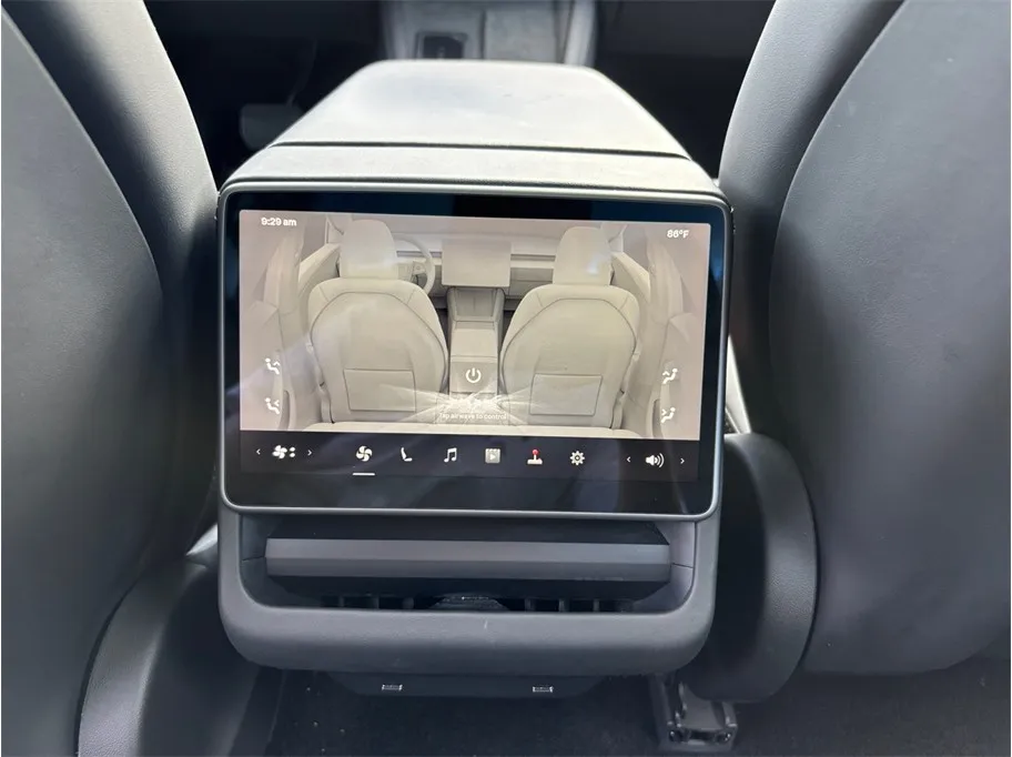 Tesla Model 3 photo 36