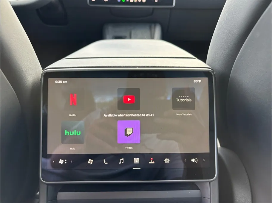 Tesla Model 3 photo 38