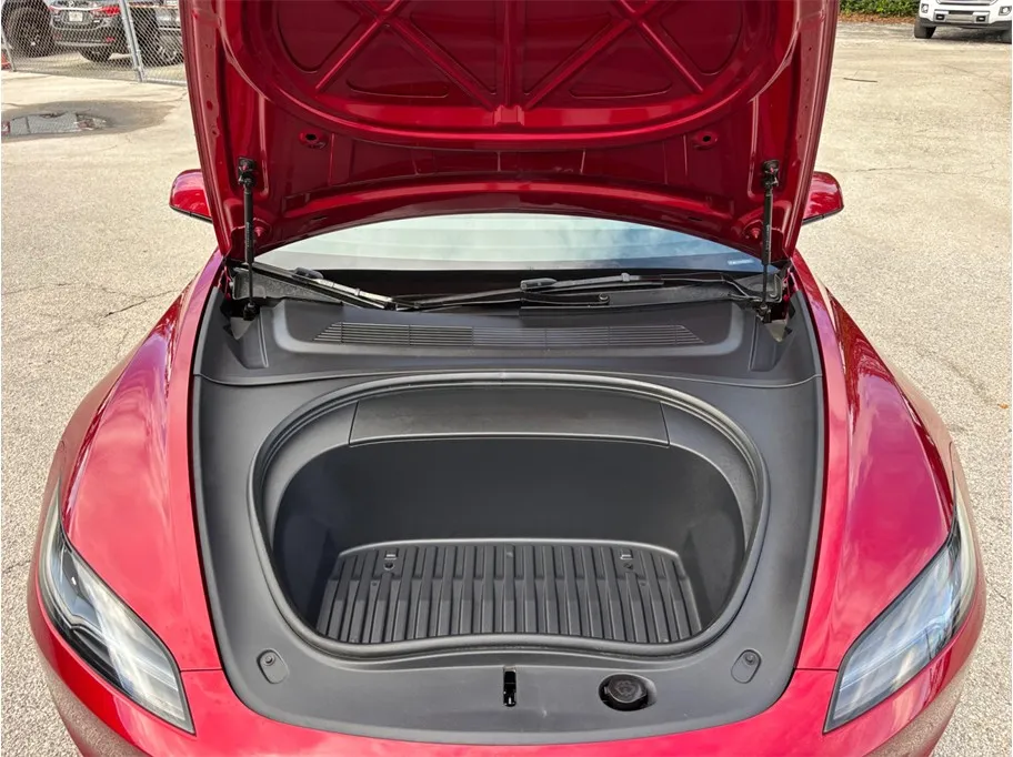 Tesla Model 3 photo 45