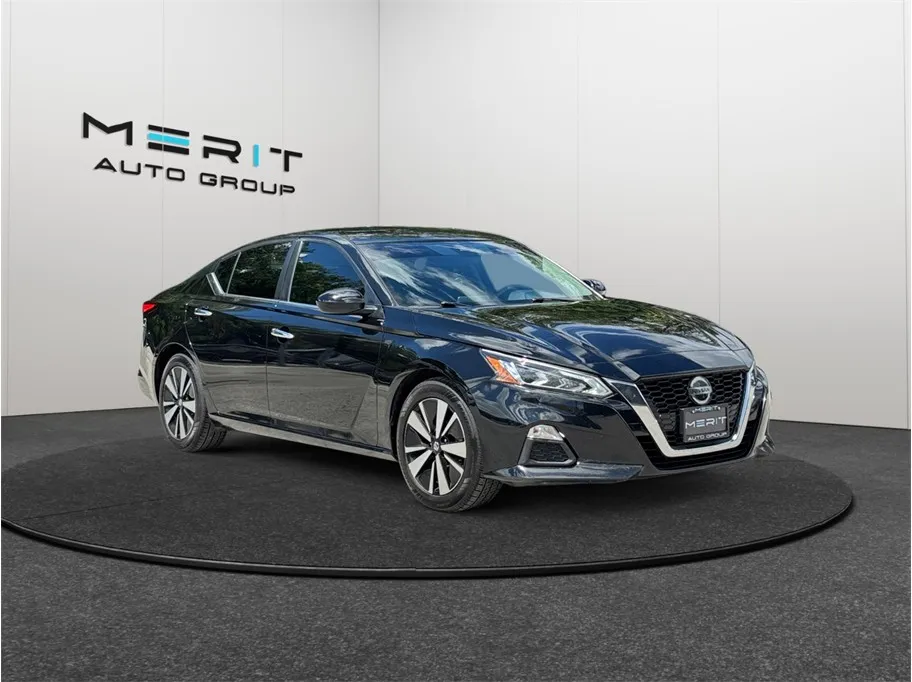 Black 2021 Nissan Altima 2.5 SV Sedan 4D for sale in Jacksonville, FL