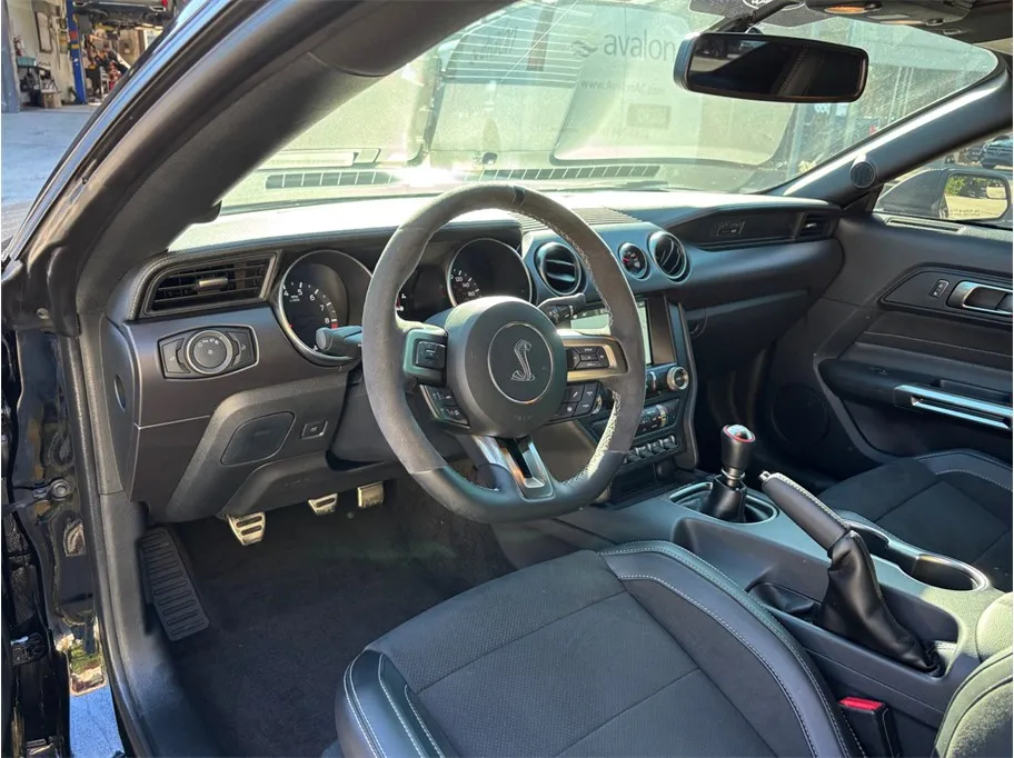 Ford Mustang photo 16