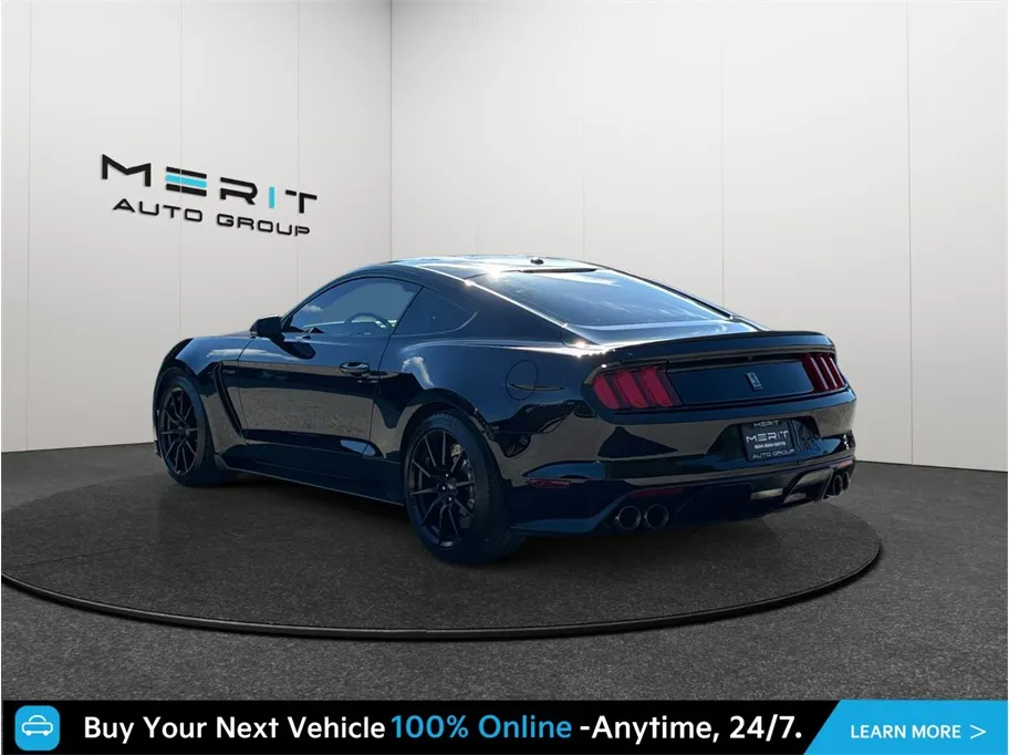 Ford Mustang photo 6