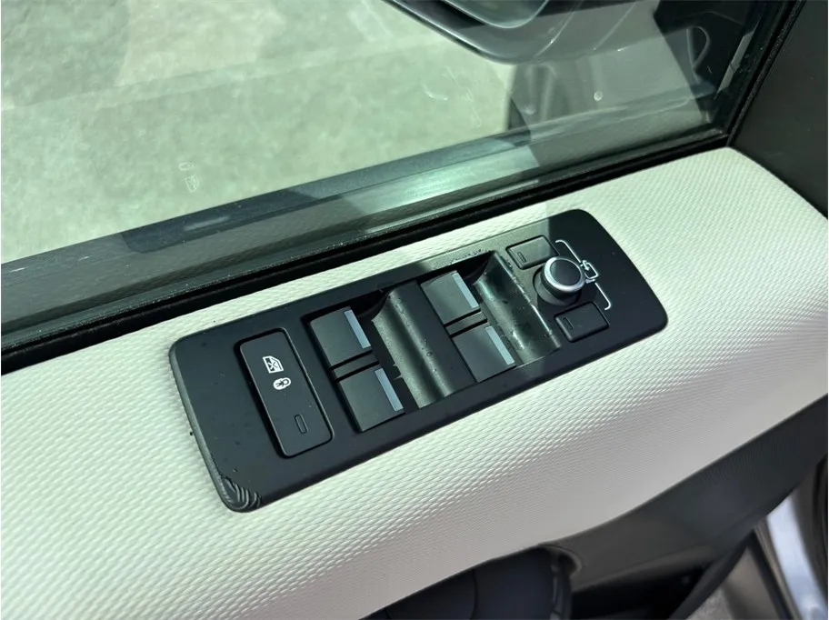 Land Rover Discovery photo 22