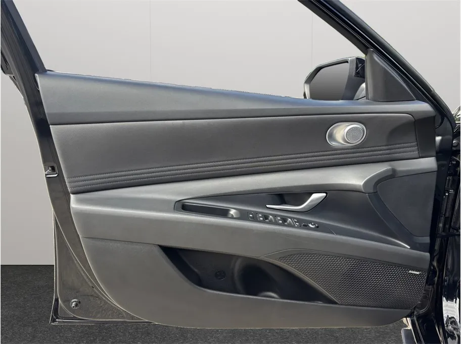 Hyundai Elantra photo 22