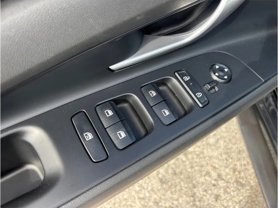 Hyundai Elantra photo 23