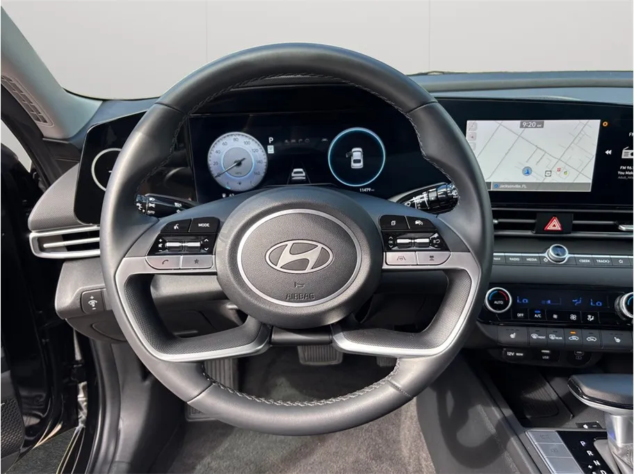 Hyundai Elantra photo 26