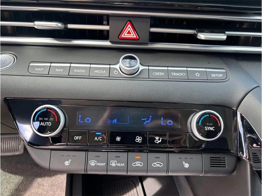 Hyundai Elantra photo 33