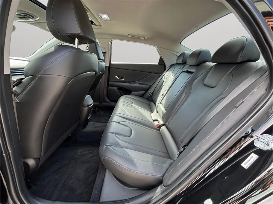 Hyundai Elantra photo 39