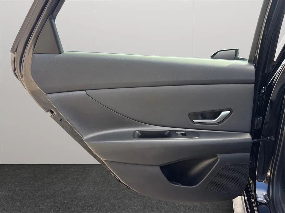 Hyundai Elantra photo 40