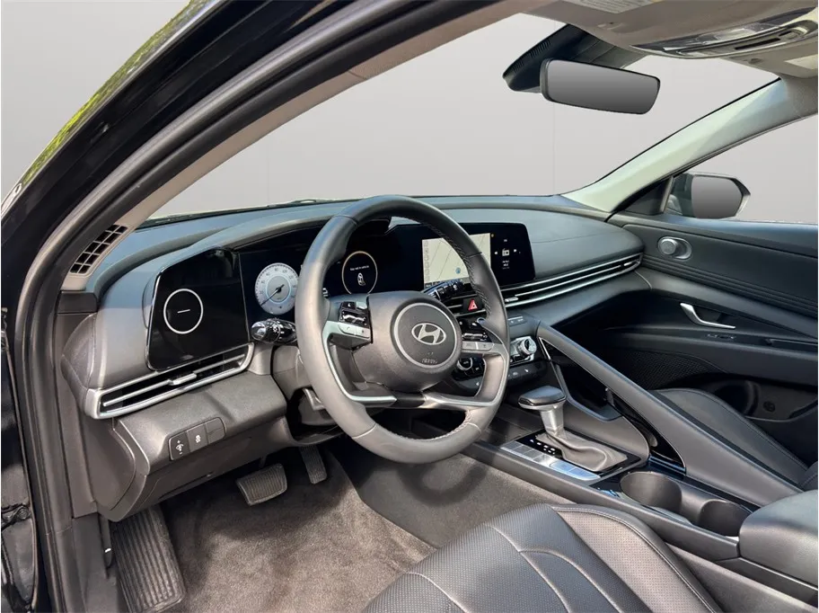 Hyundai Elantra photo 6