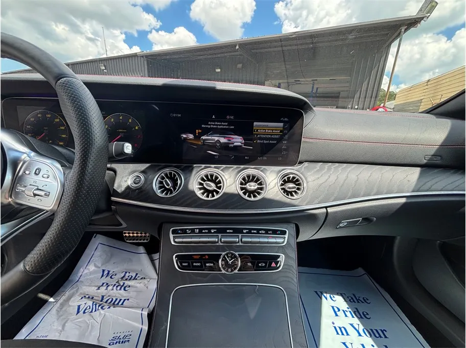 Mercedes-Benz E-Class photo 11