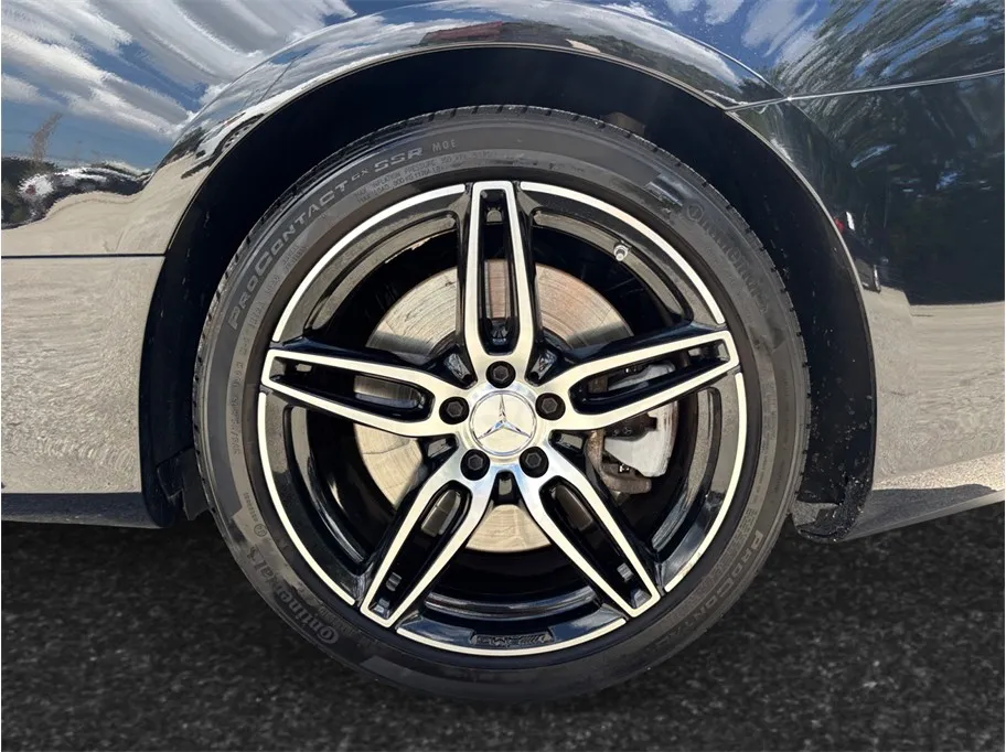 Mercedes-Benz E-Class photo 14