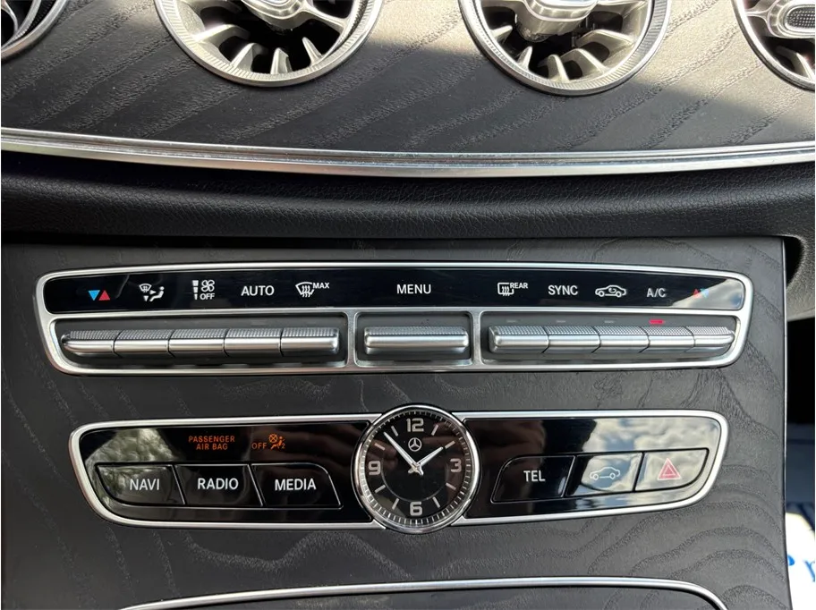 Mercedes-Benz E-Class photo 33