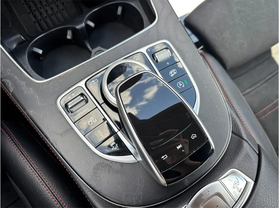Mercedes-Benz E-Class photo 35