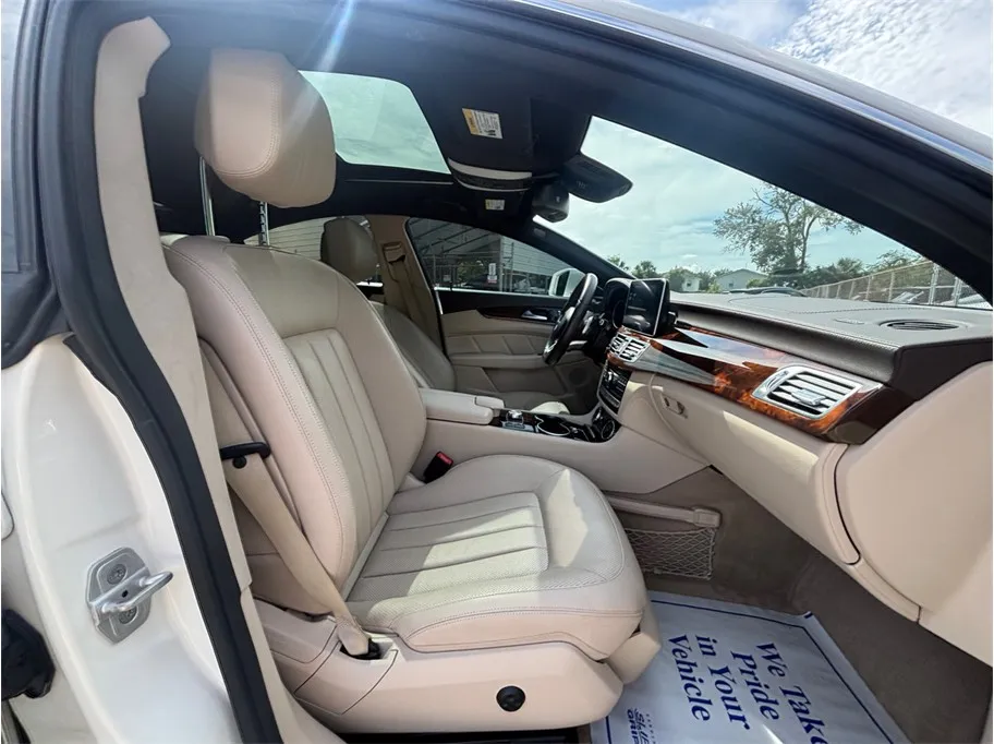 Mercedes-Benz CLS-Class photo 44