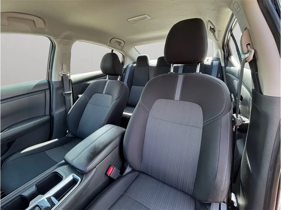 Nissan Sentra photo 18