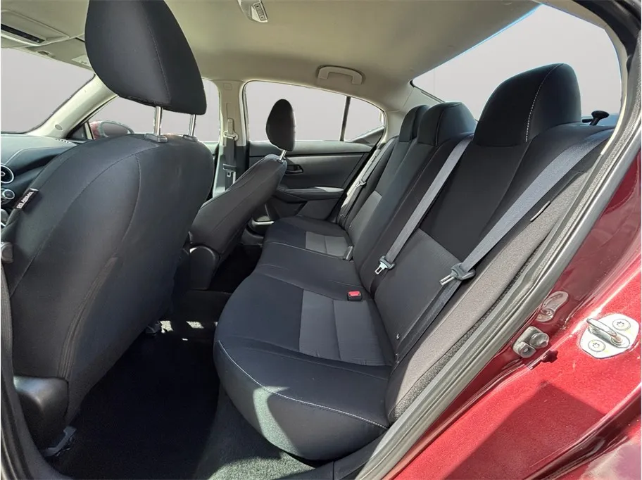 Nissan Sentra photo 32