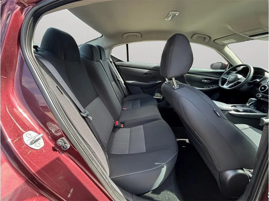 Nissan Sentra photo 35