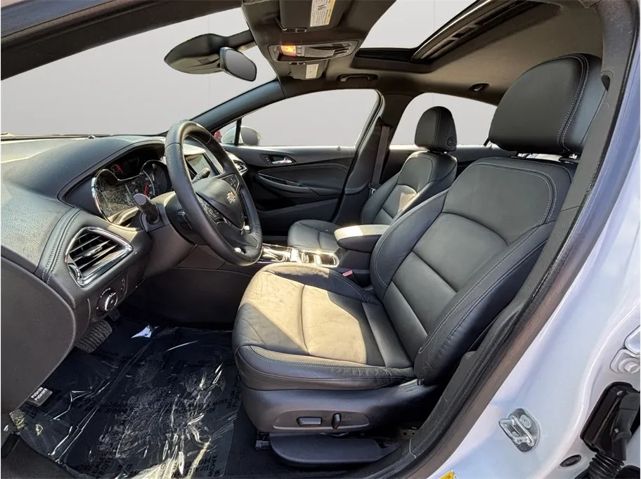 Chevrolet Cruze photo 2