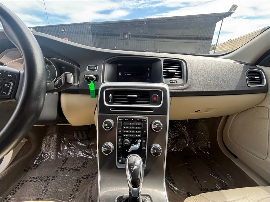 Volvo S60 photo 11