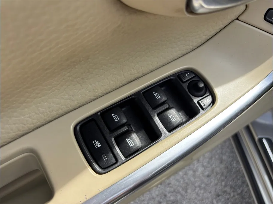 Volvo S60 photo 18
