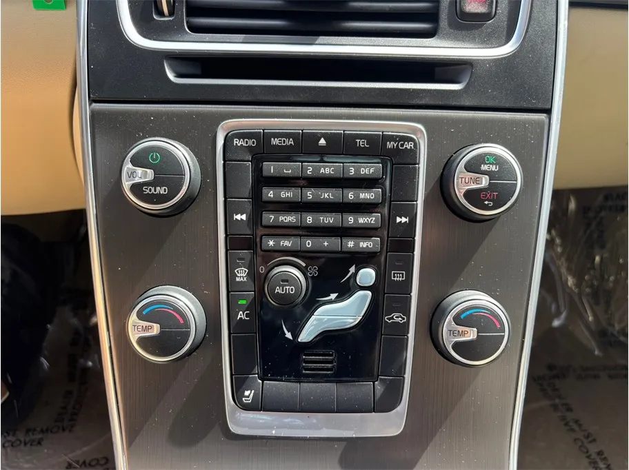 Volvo S60 photo 26