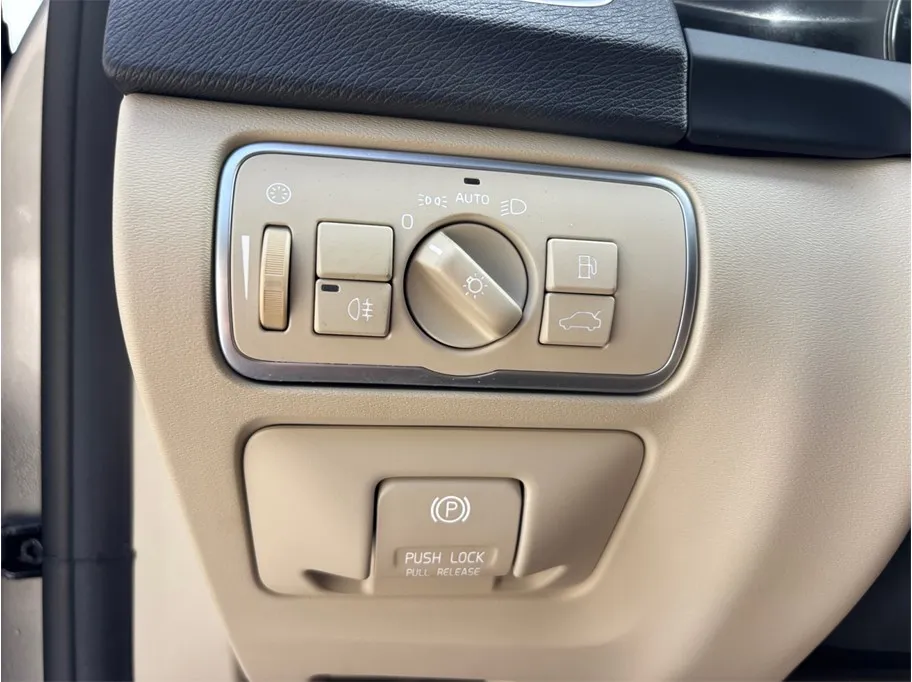 Volvo S60 photo 28